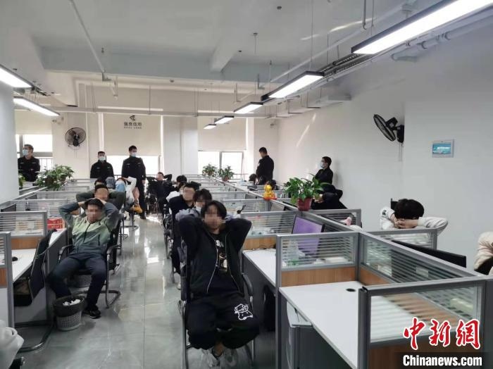 抓捕現(xiàn)場(chǎng)?！￠L(zhǎng)沙市公安局供圖