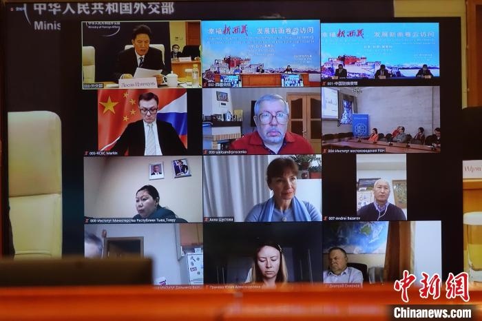 “幸福新西藏、發(fā)展新畫卷”云訪問(wèn)活動(dòng)在拉薩、北京、莫斯科等地同時(shí)舉行?！∪轿木?攝