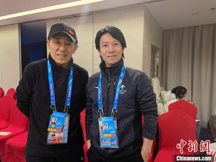 張文海與張藝謀的合影?！埼暮?供圖