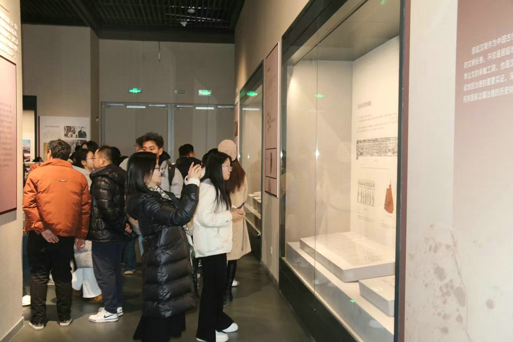 巨巖1.jpg