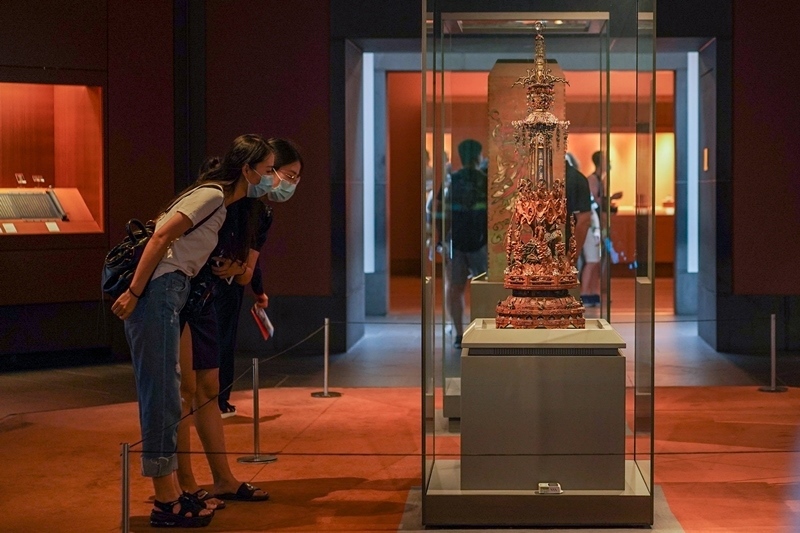 2020年7月24日，觀眾在蘇州博物館內(nèi)參觀。