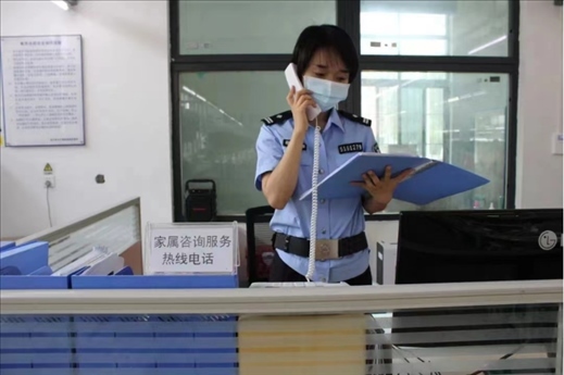 楊莎在工作。四川省女子強制隔離戒毒所供圖
