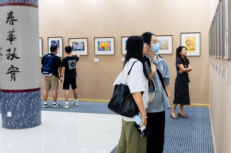 作品展現(xiàn)場(chǎng)。校方供圖