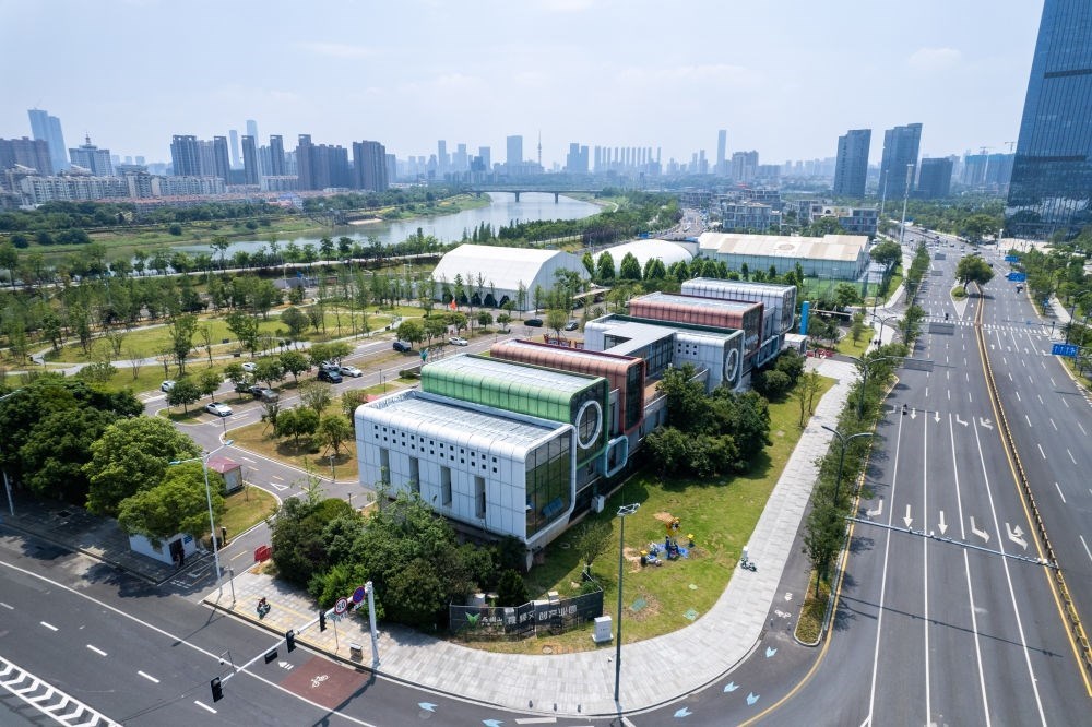  這是在長(zhǎng)沙市開福區(qū)拍攝的馬欄山視頻文創(chuàng)產(chǎn)業(yè)園（無人機(jī)照片，6月7日攝）。新華社記者 陳思汗 攝