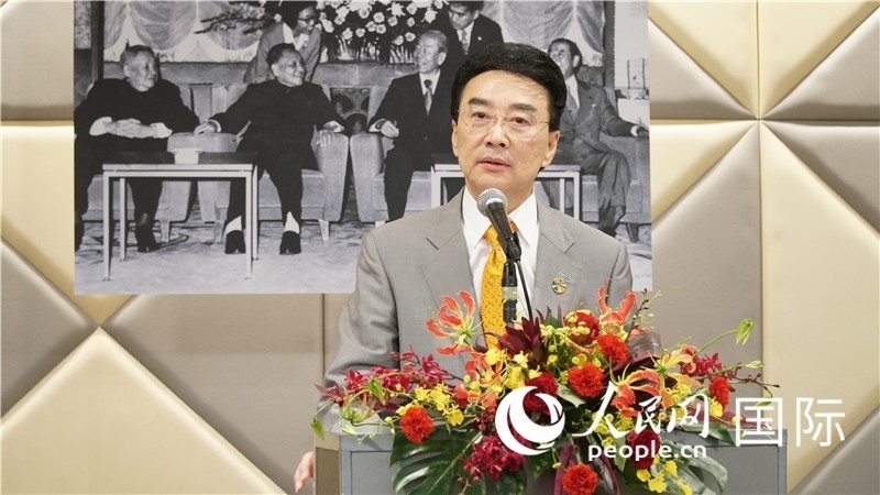 在日中國企業(yè)協(xié)會會長王家馴致祝酒詞。人民網 蔣曉辰攝