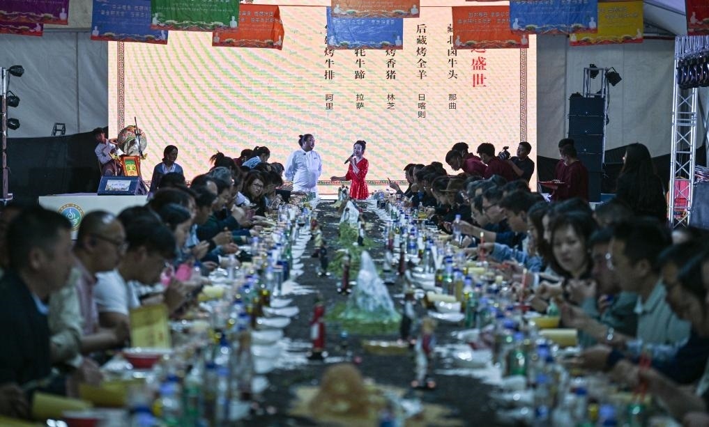 西藏味道美食體驗(yàn)周活動(dòng)現(xiàn)場(chǎng)。新華社記者晉美多吉 攝