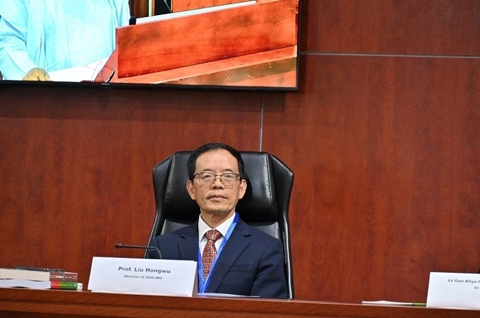 浙江師范大學(xué)非洲研究院院長劉鴻武作會議總結(jié)。浙江師范大學(xué)非洲研究院供圖