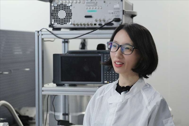 李婧在中國科學院紫金山天文臺毫米波和亞毫米波技術實驗室。（受訪者供圖）