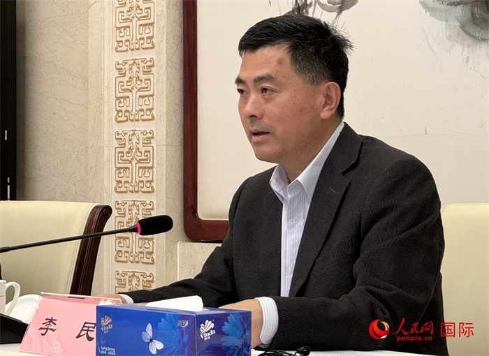 10月31日，歐美同學會秘書長李民在第五屆中法文化論壇媒體吹風會上講話。（人民網(wǎng) 謝瑩攝）