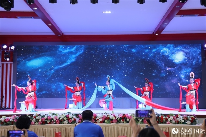 才藝表演環(huán)節(jié)。人民網(wǎng)記者 孫廣勇攝