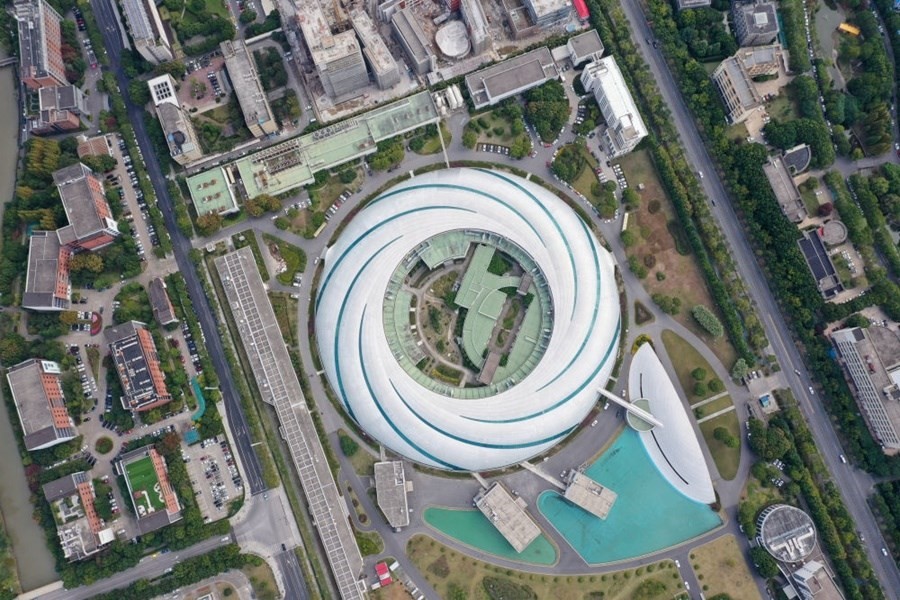 位于上海張江科學(xué)城的國家大科學(xué)裝置上海光源（2020年10月26日攝，無人機(jī)照片）。