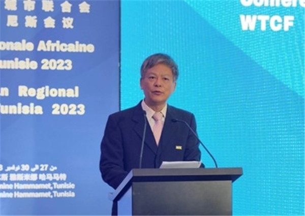 2023世界旅游城市聯(lián)合會(huì)非洲區(qū)域突尼斯會(huì)議 世界旅游城市聯(lián)合會(huì)常務(wù)副秘書(shū)長(zhǎng)李寶春致辭。主辦方供圖