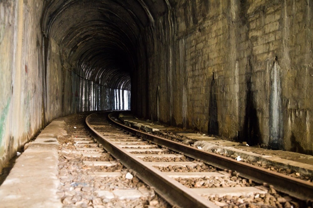 這是2013年3月22日拍攝的河口境內(nèi)的米軌鐵路。