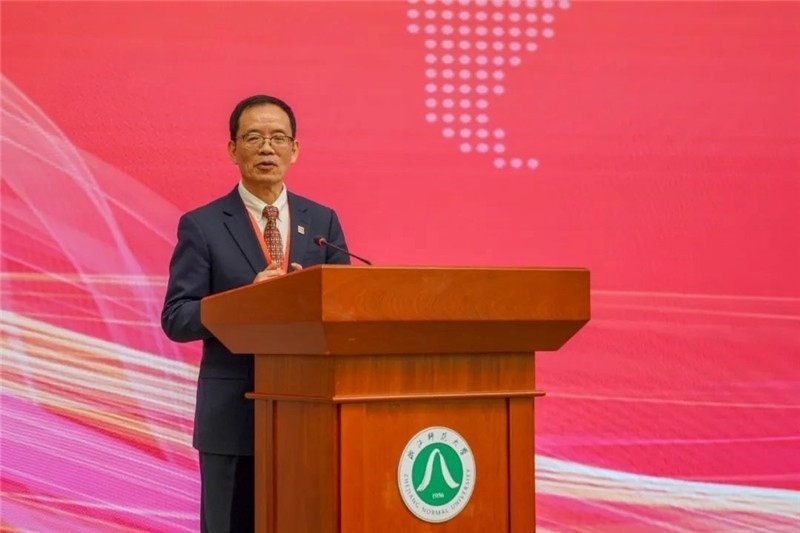 國務(wù)院學(xué)位委員會區(qū)域國別學(xué)學(xué)科評議組秘書長、浙江師范大學(xué)非洲研究院（非洲區(qū)域國別學(xué)院）院長劉鴻武致辭。主辦方供圖