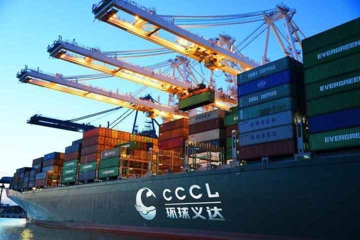 義烏商城集團打造的國際物流平臺“環(huán)球義達”，為外貿企業(yè)提供各類物流資源信息。義烏市委宣傳部供圖