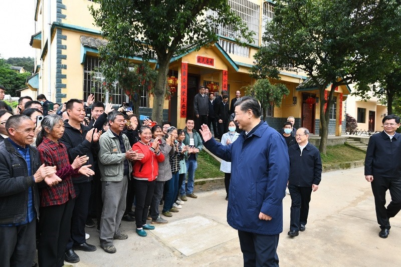 2021年4月25日，習近平總書記在廣西桂林市全州縣才灣鎮(zhèn)毛竹山村考察時，同鄉(xiāng)親們親切交流。新華社記者 謝環(huán)馳 攝
