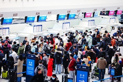 2024年春運(yùn)首日，大興機(jī)場(chǎng)預(yù)計(jì)保障進(jìn)出港旅客13.59萬(wàn)人次。大興機(jī)場(chǎng)供圖