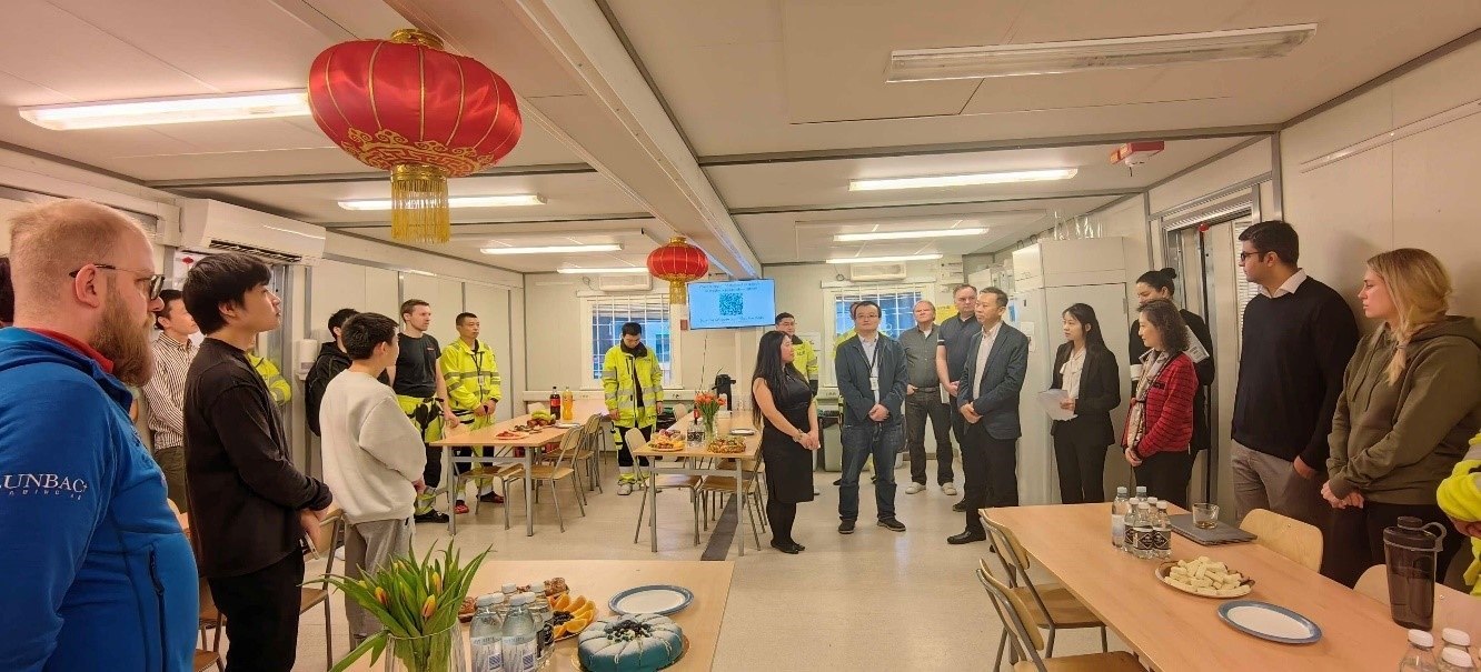 中國駐瑞典大使崔愛民走訪中鐵隧道局集團瑞典工程公司。中國駐瑞典大使館供圖