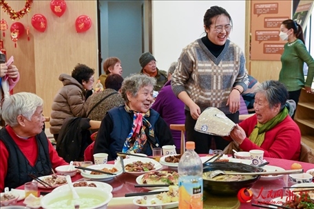 活動準(zhǔn)備了抽獎環(huán)節(jié)。人民網(wǎng)記者 葉賓得攝