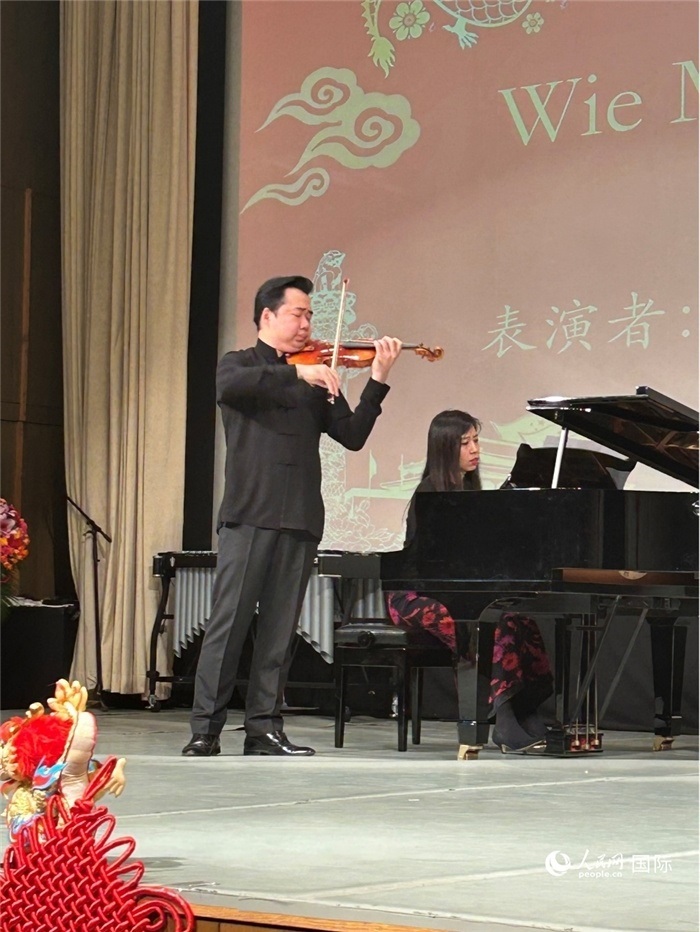 小提琴獨奏《Wie Melodien zieht es mir》《新春樂》，表演者：寧峰、韓卉菁（鋼琴伴奏）