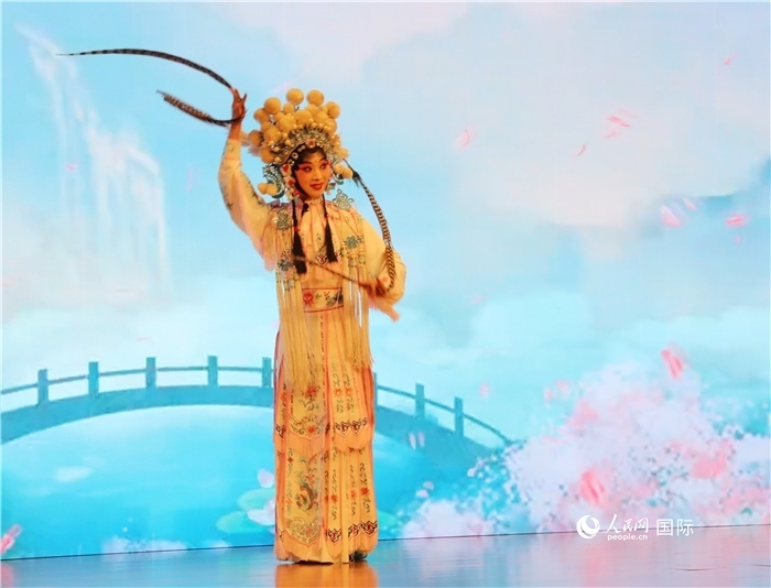 四川省成都市川劇研究院帶來了精彩的川劇演出。人民網(wǎng)記者 李志偉攝