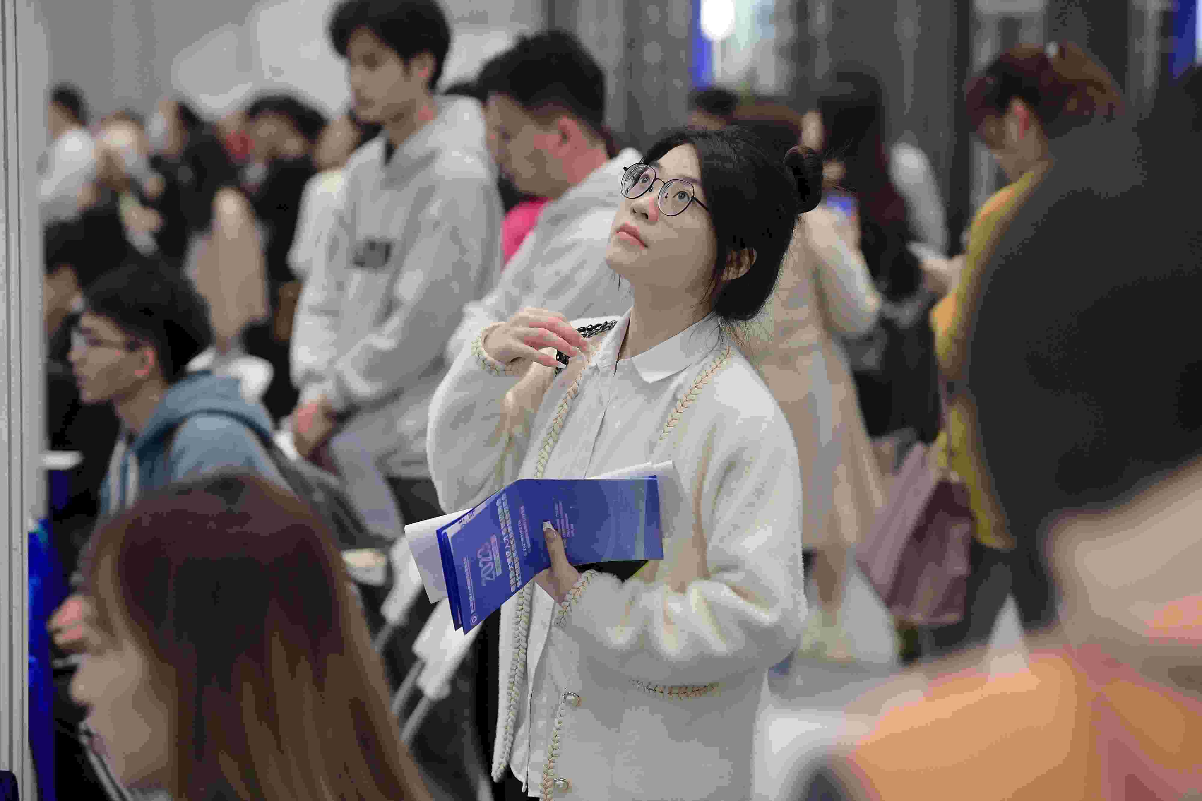  2023年11月22日，2023年粵港澳大灣區(qū)人才專場(chǎng)招聘會(huì)暨第27屆全國(guó)高校畢業(yè)生秋季就業(yè)雙選會(huì)在深圳國(guó)際會(huì)展中心舉辦。