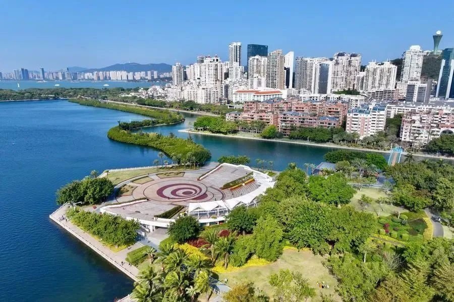 △1月24日，廈門筼筜湖白鷺洲公園及周邊城市景觀。