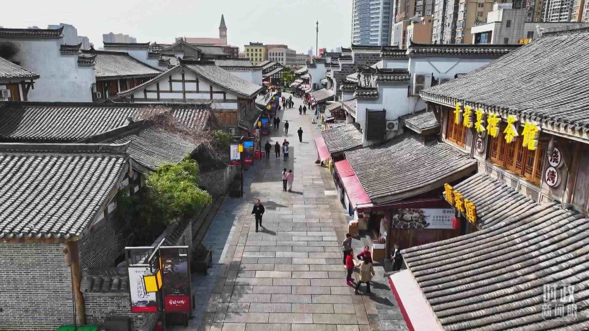△常德河街。（總臺(tái)記者姚鵬、溫盛強(qiáng)拍攝）