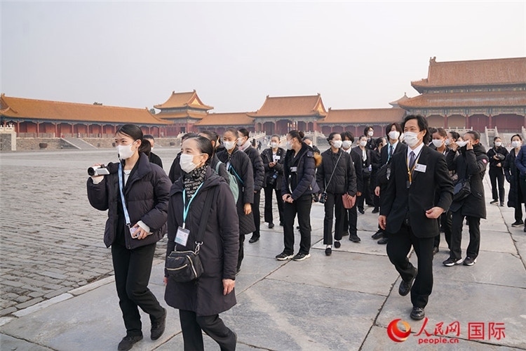 松山芭蕾舞團(tuán)青年代表團(tuán)在故宮參觀。人民網(wǎng)記者 張麗婭攝