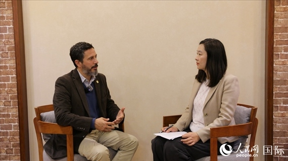 阿根廷布宜諾斯艾利斯大學(xué)阿根廷—中國研究中心主任、阿根廷知名漢學(xué)家畢嘉宏（Ignacio Villagran）接受人民網(wǎng)記者專訪。人民網(wǎng)記者 周雨攝