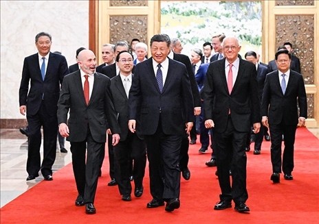 △2024年3月27日，習(xí)近平主席在北京人民大會(huì)堂集體會(huì)見(jiàn)美國(guó)工商界和戰(zhàn)略學(xué)術(shù)界代表。