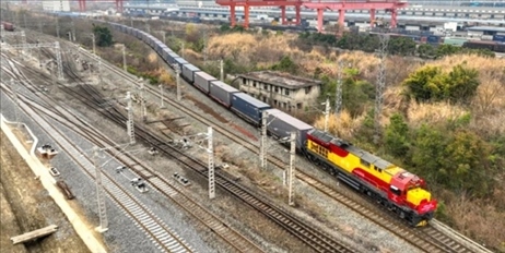 全國鐵路實行新的貨物列車運行圖。國鐵集團供圖