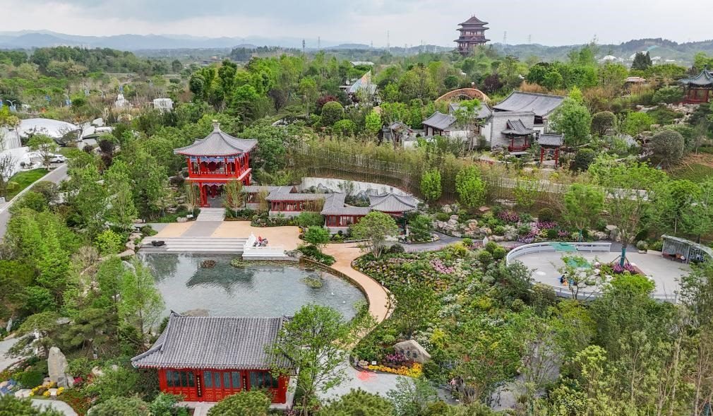 這是2024年4月22日拍攝的成都世園會主會場北京園（無人機照片）。新華社記者 王曦 攝