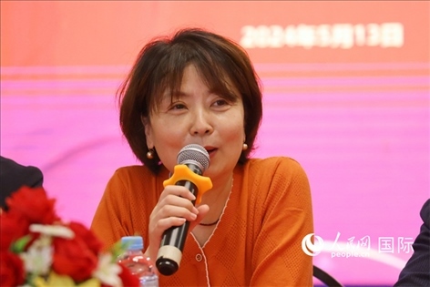 陜西省歸國華僑聯(lián)合會黨組成員、副主席兼秘書長尚小紅在座談會上致辭。人民網(wǎng)記者 陳海琪攝