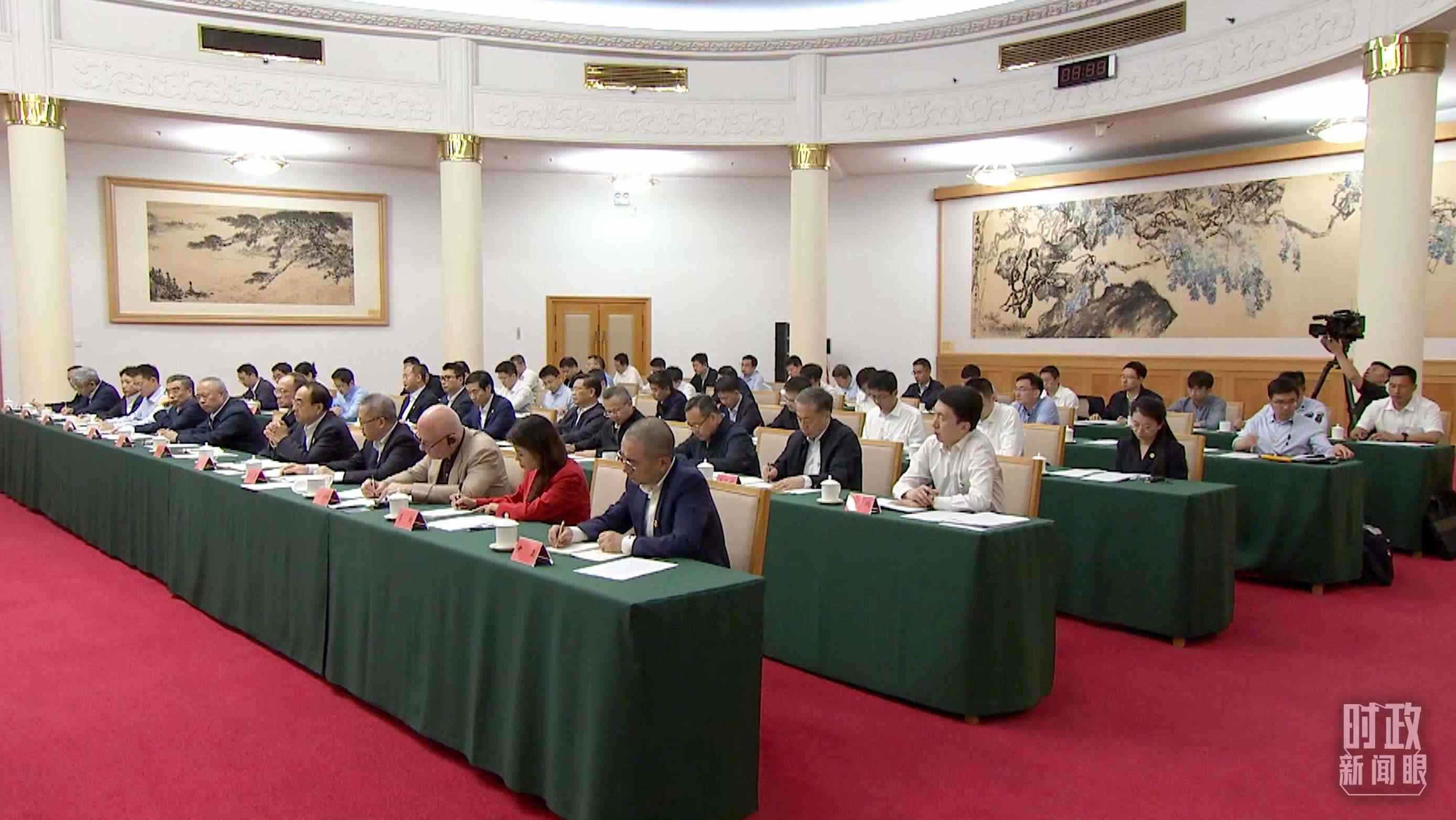 企業(yè)和專家座談會(huì)現(xiàn)場(chǎng)。