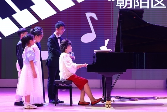鮑蕙蕎擔(dān)任指導(dǎo)。通過專家的點(diǎn)評(píng)
