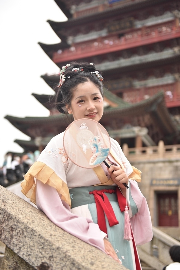 南昌滕王閣“古風(fēng)游”。受訪者供圖