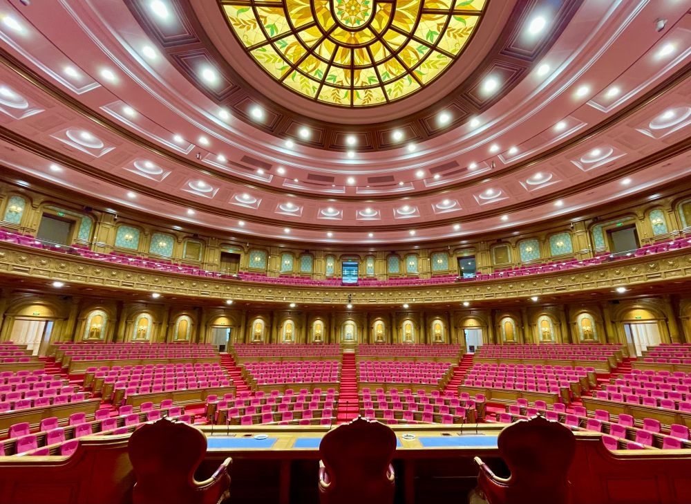 這是在杜尚別拍攝的塔吉克斯坦議會大樓內(nèi)景。