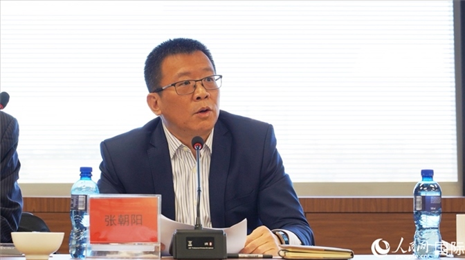 張朝陽代會(huì)長做協(xié)會(huì)上半年工作匯報(bào)。人民網(wǎng) 劉暢攝