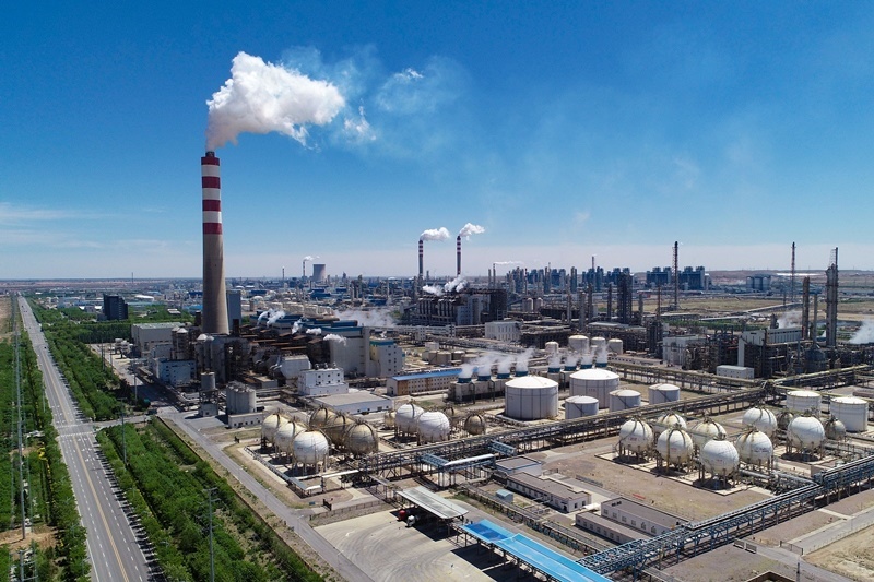 2021年5月16日拍攝的寧夏寧東能源化工基地。