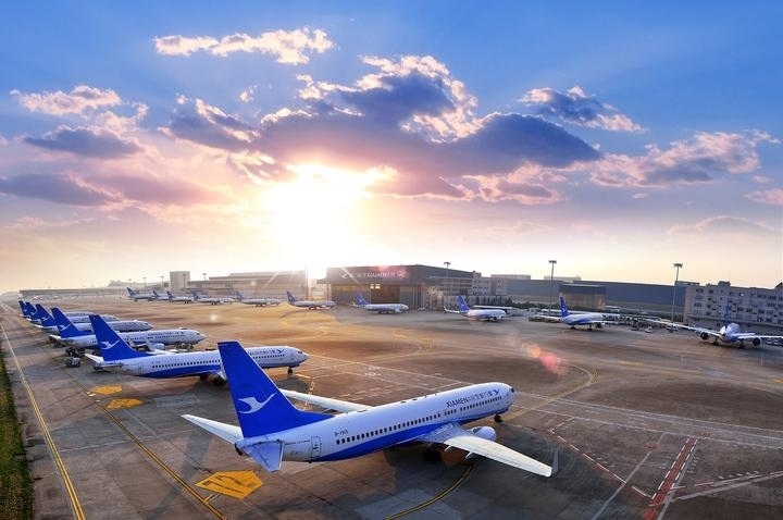 這是如今廈門(mén)航空的機(jī)隊(duì)照片。（廈門(mén)航空有限公司供圖）