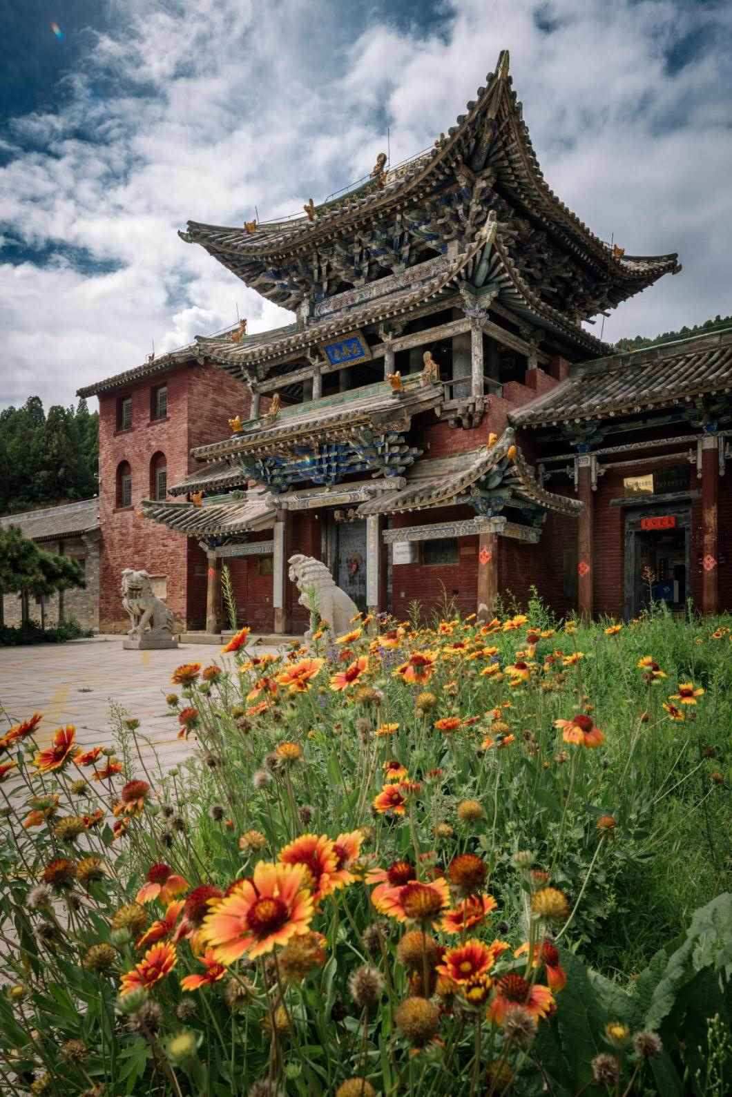 全國重點文物保護(hù)單位定林寺。蘇唐詩攝