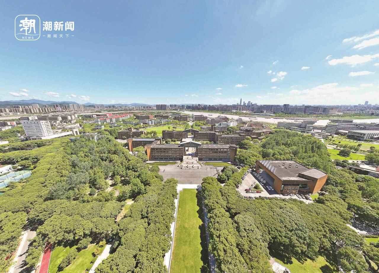 俯瞰寧波大學(xué)。潮新聞記者 賀元凱 周旭輝 彭鵬 攝