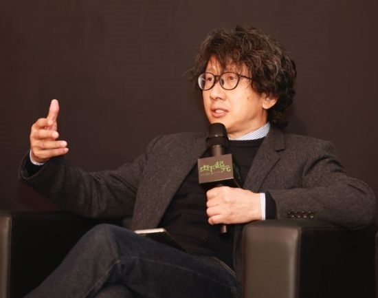 在學術論壇上發(fā)言的朱銳。（受訪者供圖）