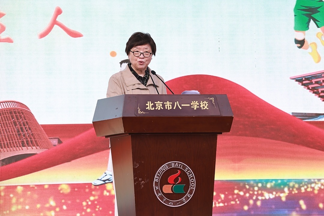 蘇東林院士講授開學(xué)第一課。校方供圖