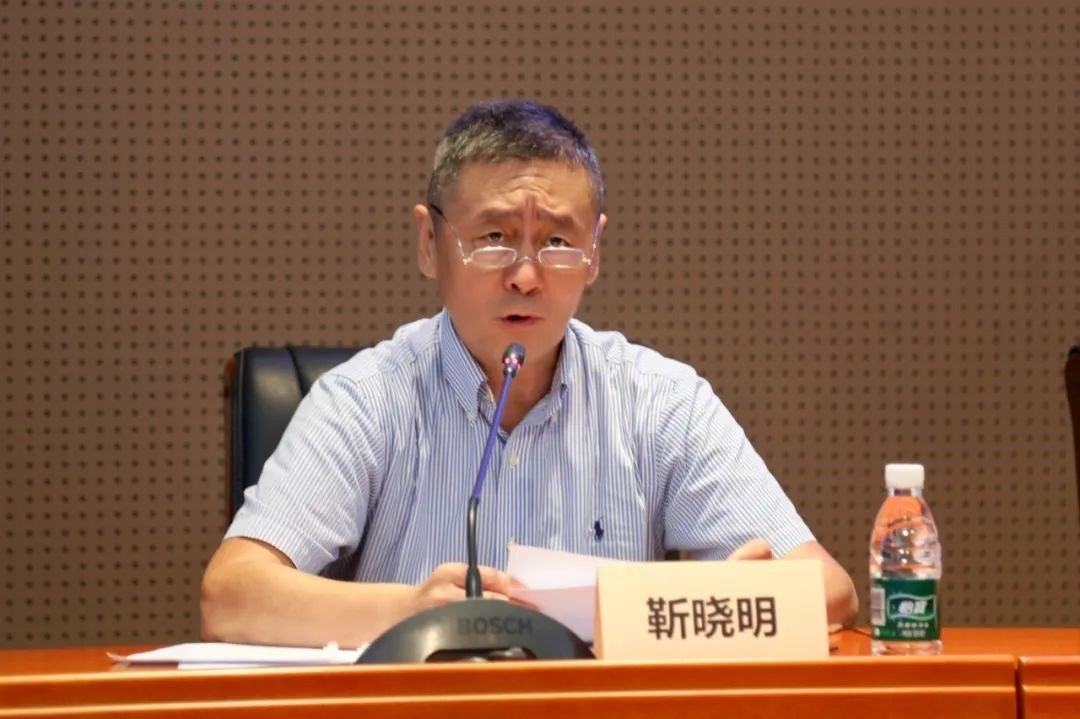 科技外交專家委員會(huì)主任委員、科技部國際合作司原司長靳曉明致辭。主辦方供圖