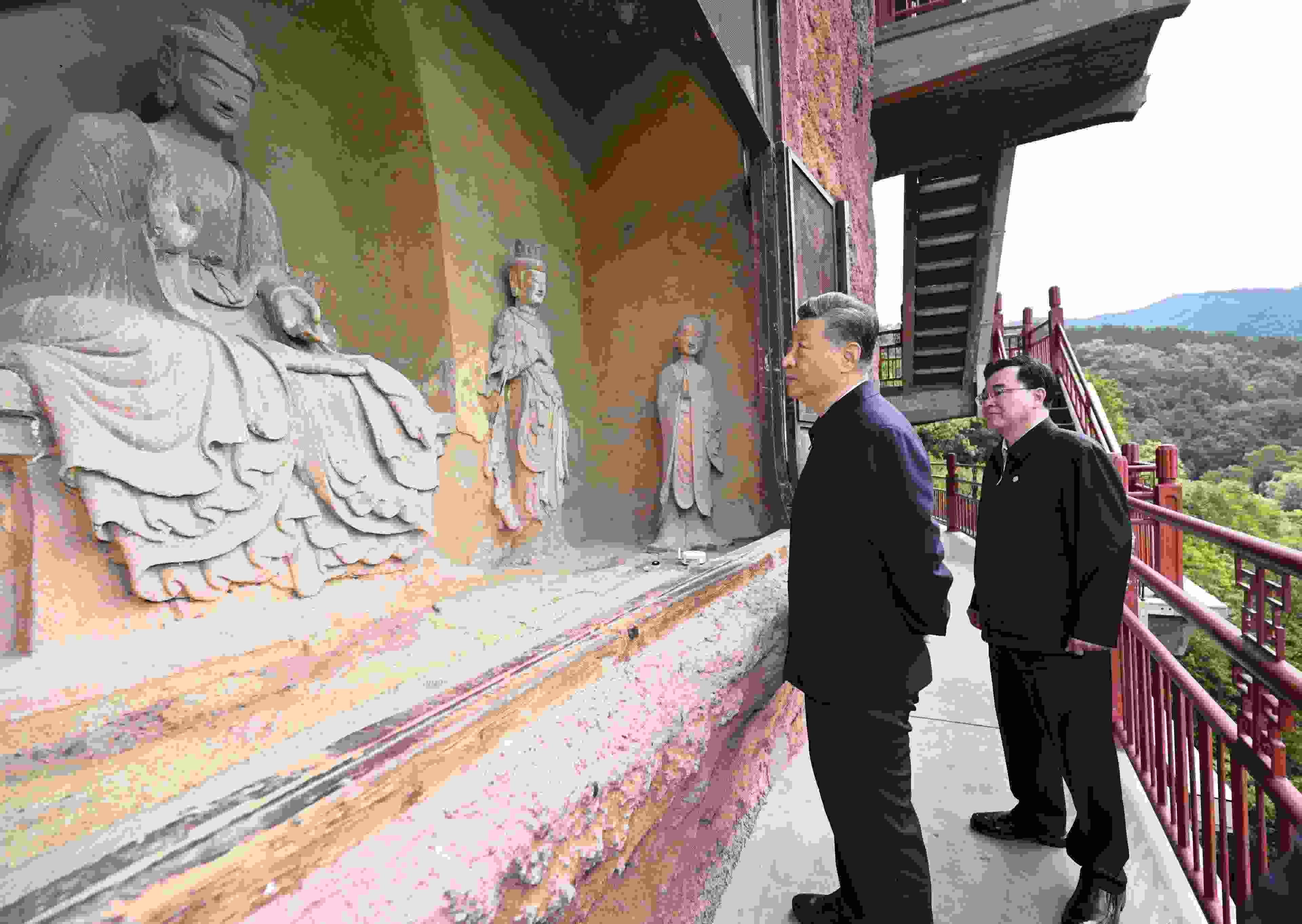 △9月11日，習近平總書記在甘肅天水麥積山石窟考察。