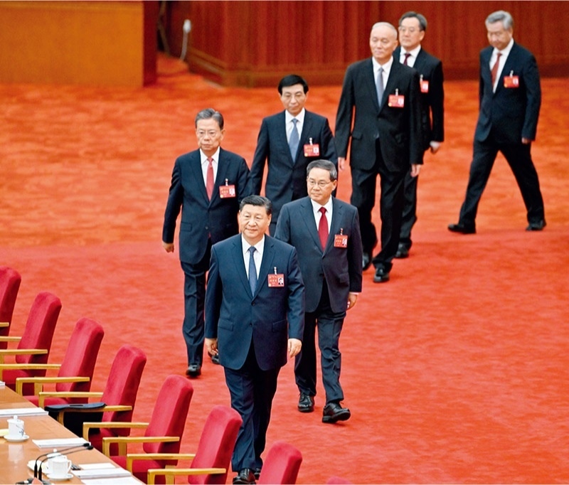 中國共產(chǎn)黨第二十屆中央委員會第三次全體會議，于2024年7月15日至18日在北京舉行。這是習(xí)近平、李強(qiáng)、趙樂際、王滬寧、蔡奇、丁薛祥、李希等步入會場。 新華社記者 岳月偉/攝