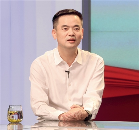 采訪對(duì)象：湖州市委常委、安吉縣委書記楊衛(wèi)東