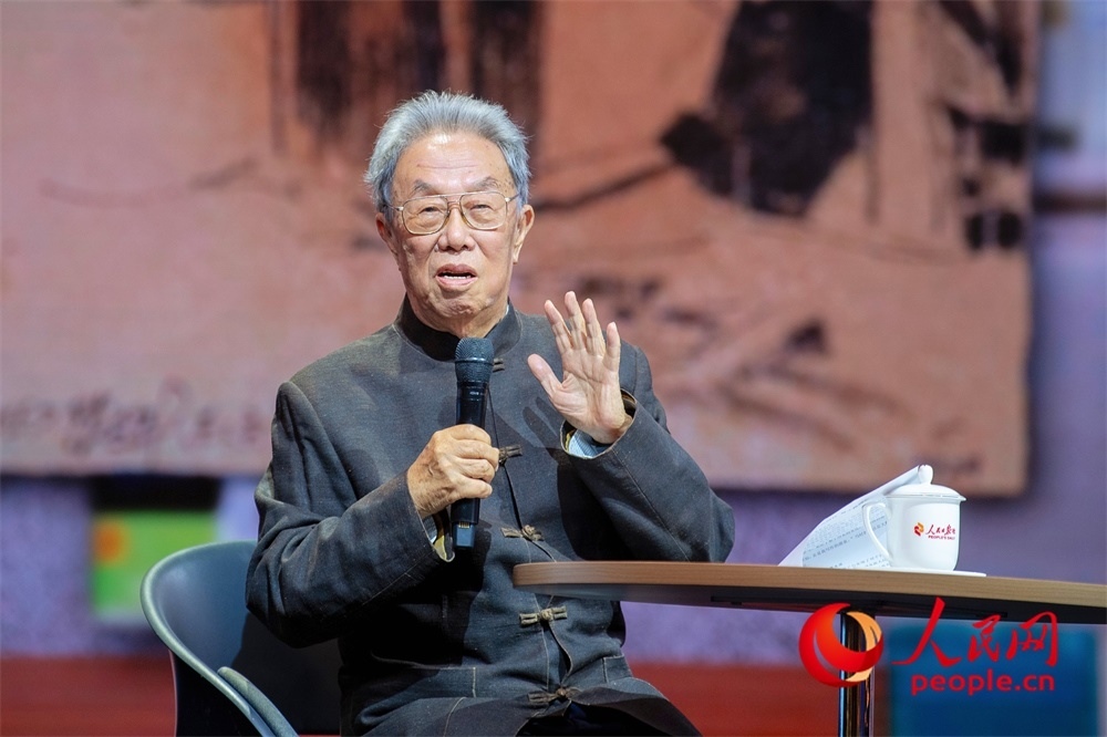 王蒙以《與時代同行 與人民同心》為題演講。人民網記者 翁奇羽攝